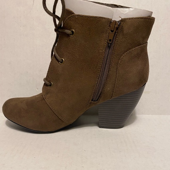 Rampage lace and zip up booties. Size 8 1/2. - Picture 5 of 5